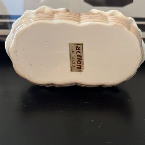 Vintage ceramic salt and pepper shakers, Asparagus in a basket - Picture 5 of 9